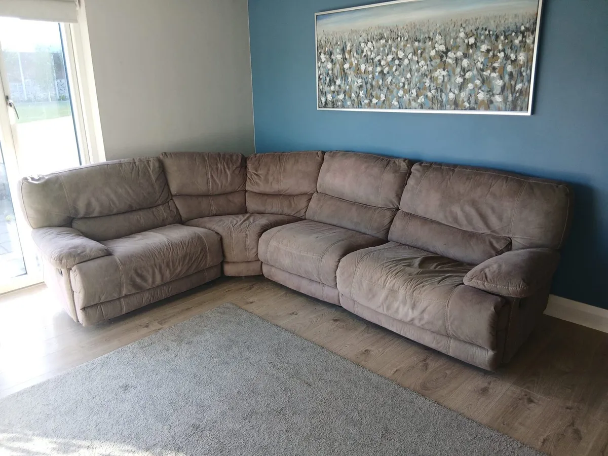 Recliner corner sofa - Image 2