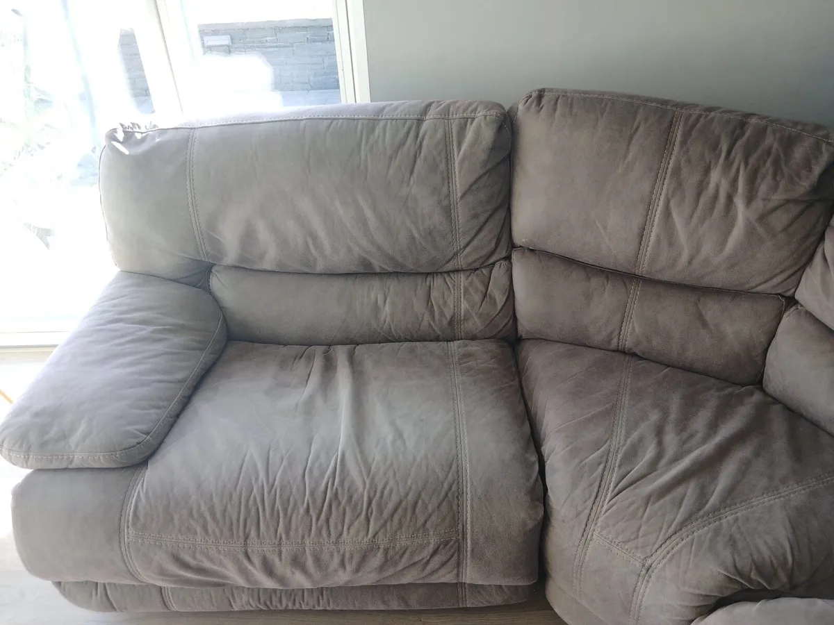 Recliner corner sofa - Image 3