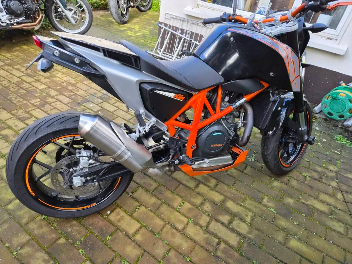 Ktm duke 690 - Image 4
