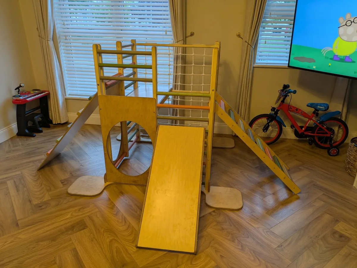 Childs indoor climbing frame with slide - Image 2