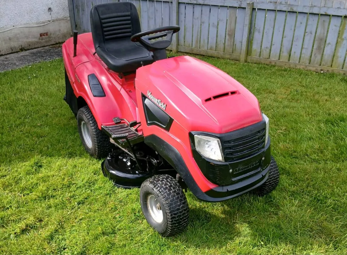 Mountfield 1436H ride on lawnmower - Image 1