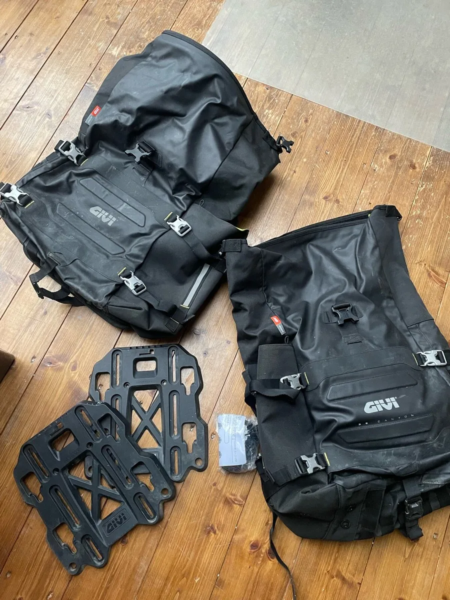 Givi Canyon 35L Soft Motorcycle Luggage as New - Image 1