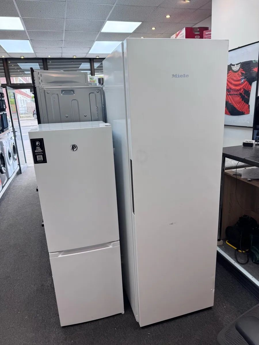 Miele KS4383DD WH Large Fridge 185 x 60 - Image 1