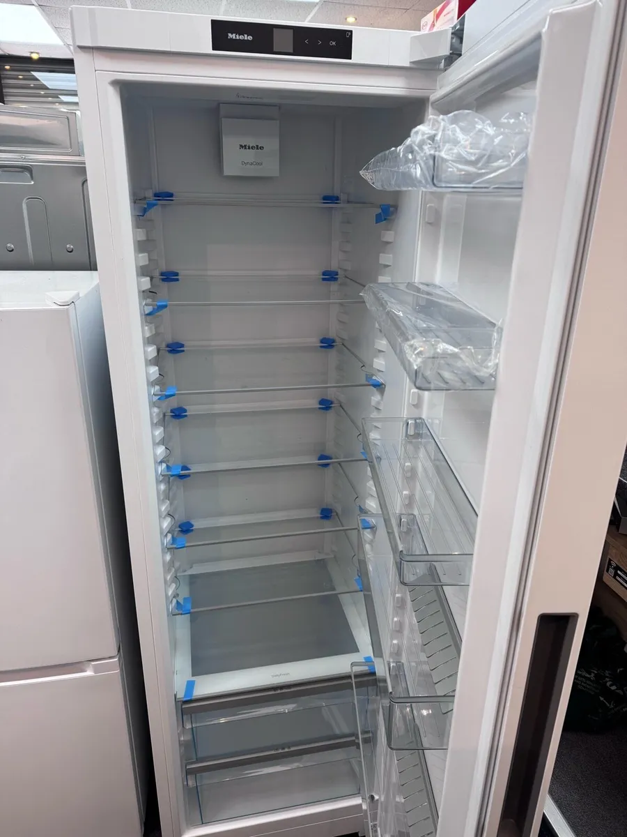 Miele KS4383DD WH Large Fridge 185 x 60 - Image 3