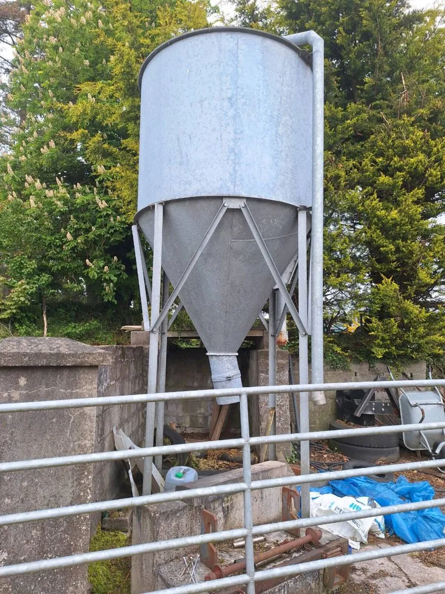 Meal bins. - Image 1