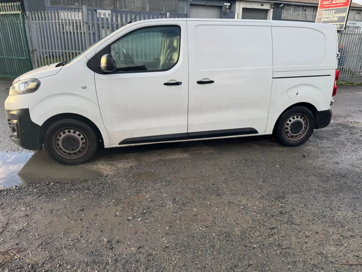 Opel Vivaro 2020 very low milage - Image 4