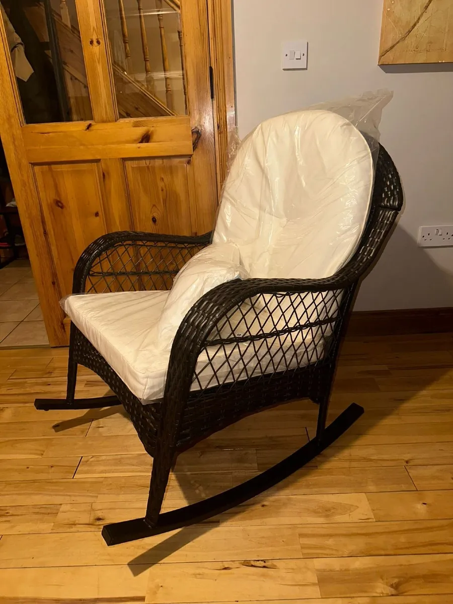 Costway Wicker Rocking Chair Outdoor Mix Brown Pat - Image 3