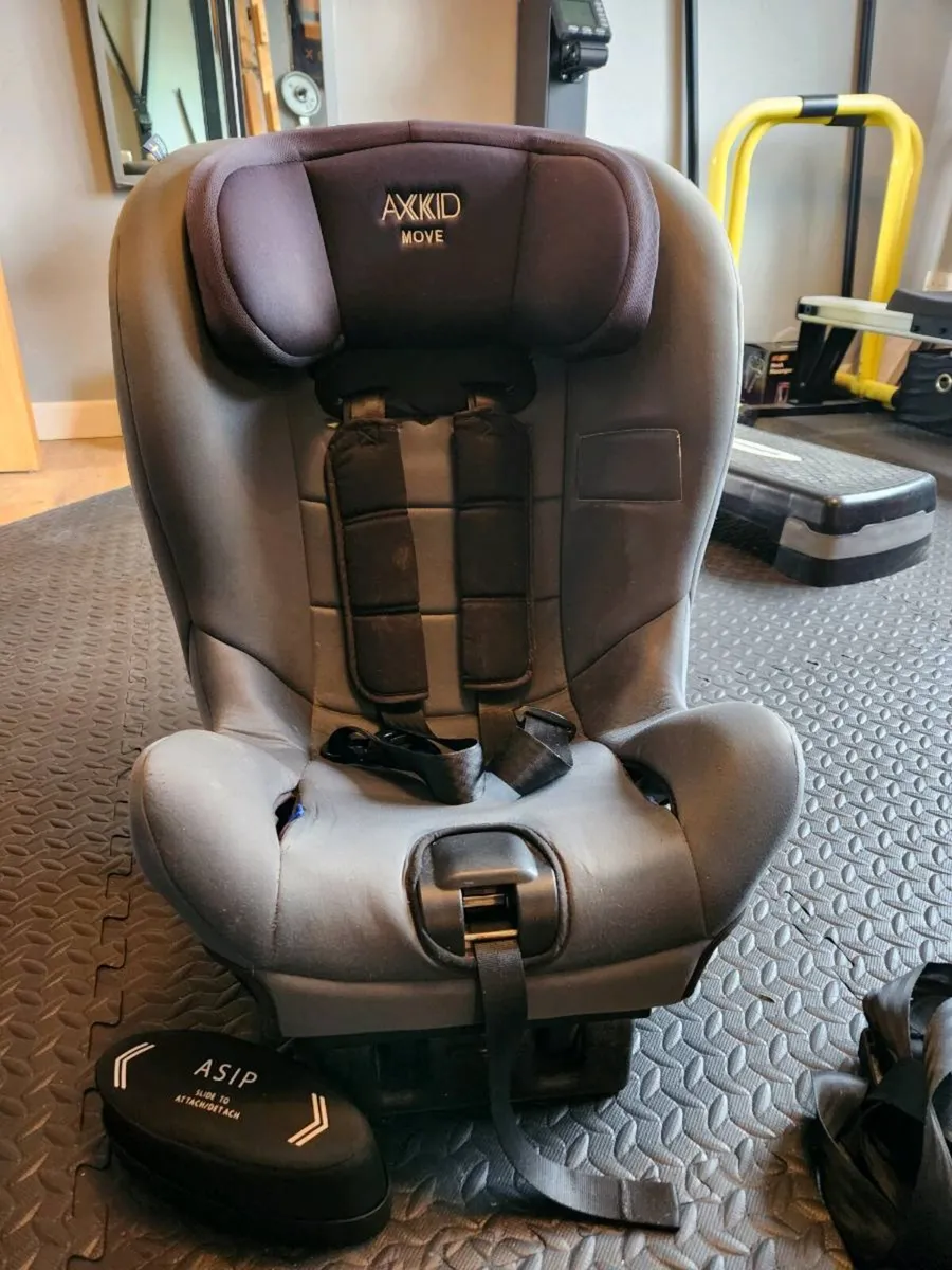 Axkid Move Rear Facing Car seat - Image 1
