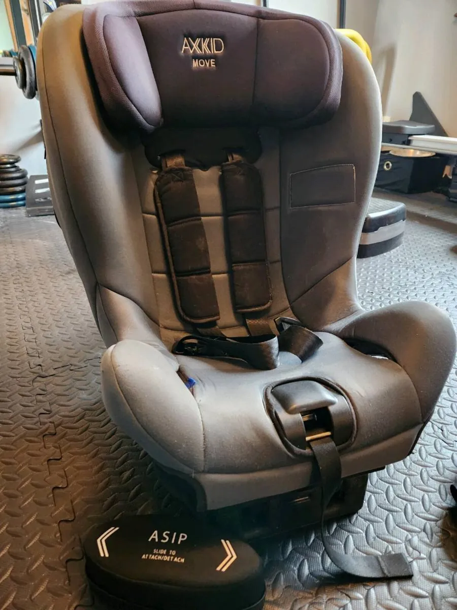 Axkid Move Rear Facing Car seat - Image 2