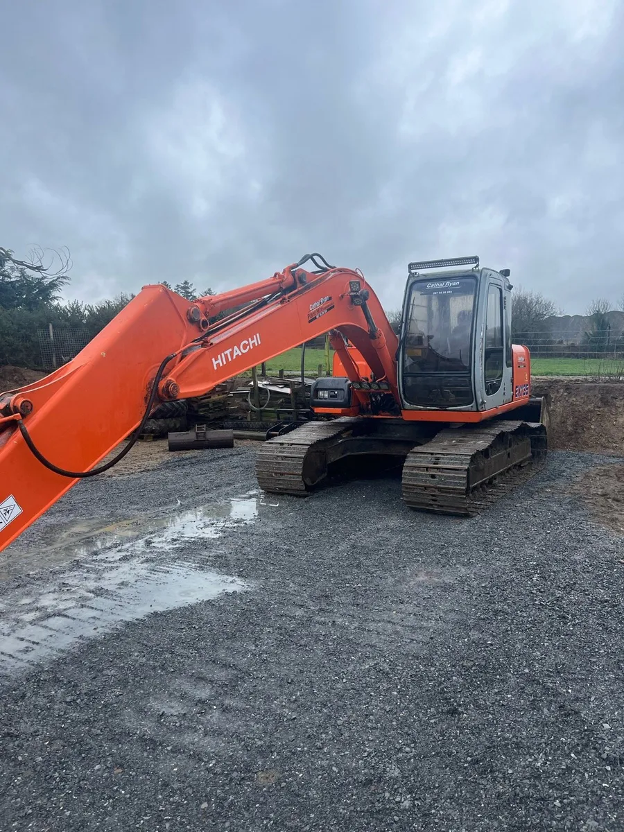 Hitachi digger - Image 4