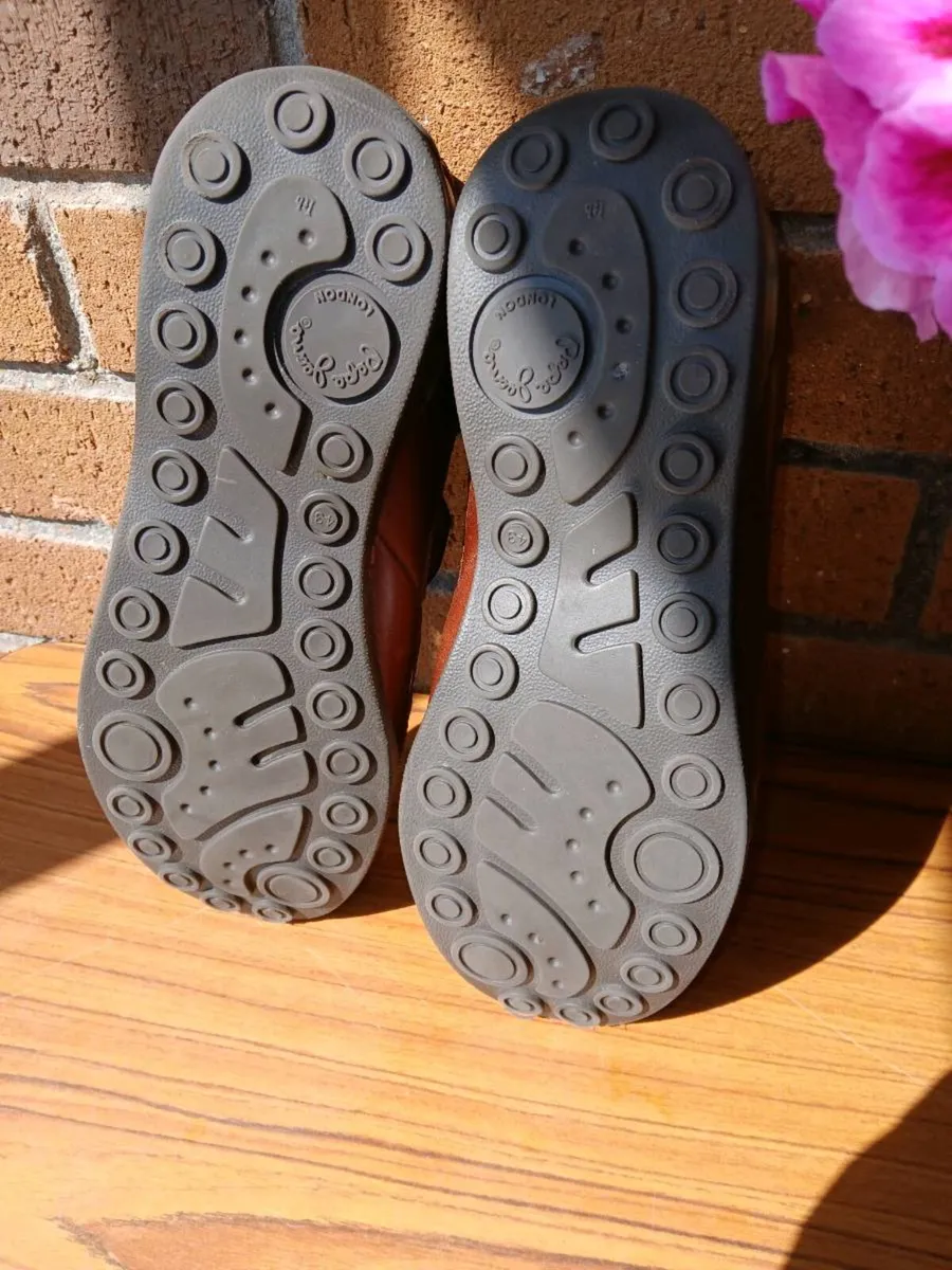 Gents new leather casual slip on shoes size 43 - Image 3