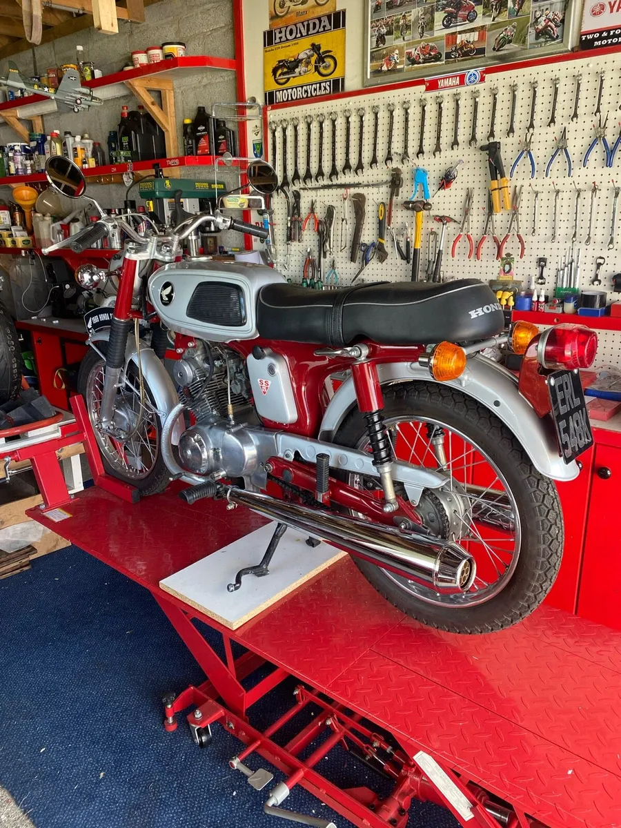 1969 Honda SS125A - Image 4
