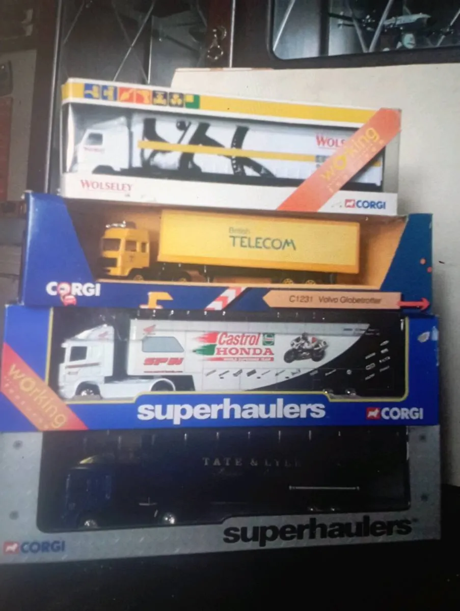 CORGI DIE-CAST MODLE TRUCK"S LARGE  1-64 SCALES  4