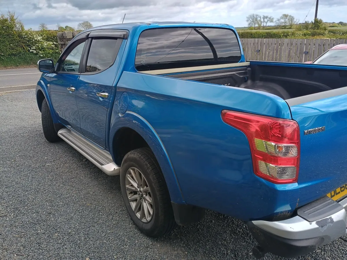 Mitsubishi L200 2016 - Image 2