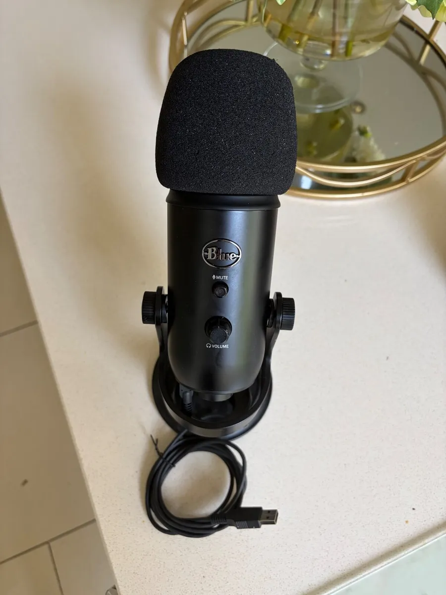 Blue yeti Mic - Image 1