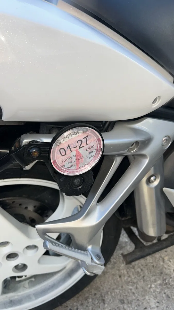 Honda VFR 800 VTEC 2011 - Image 2