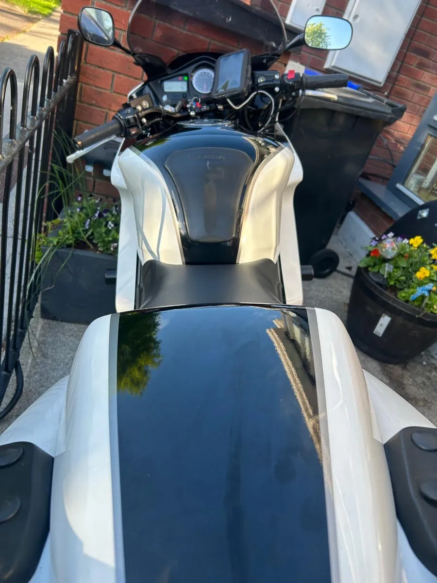 Honda VFR 800 VTEC 2011 - Image 3
