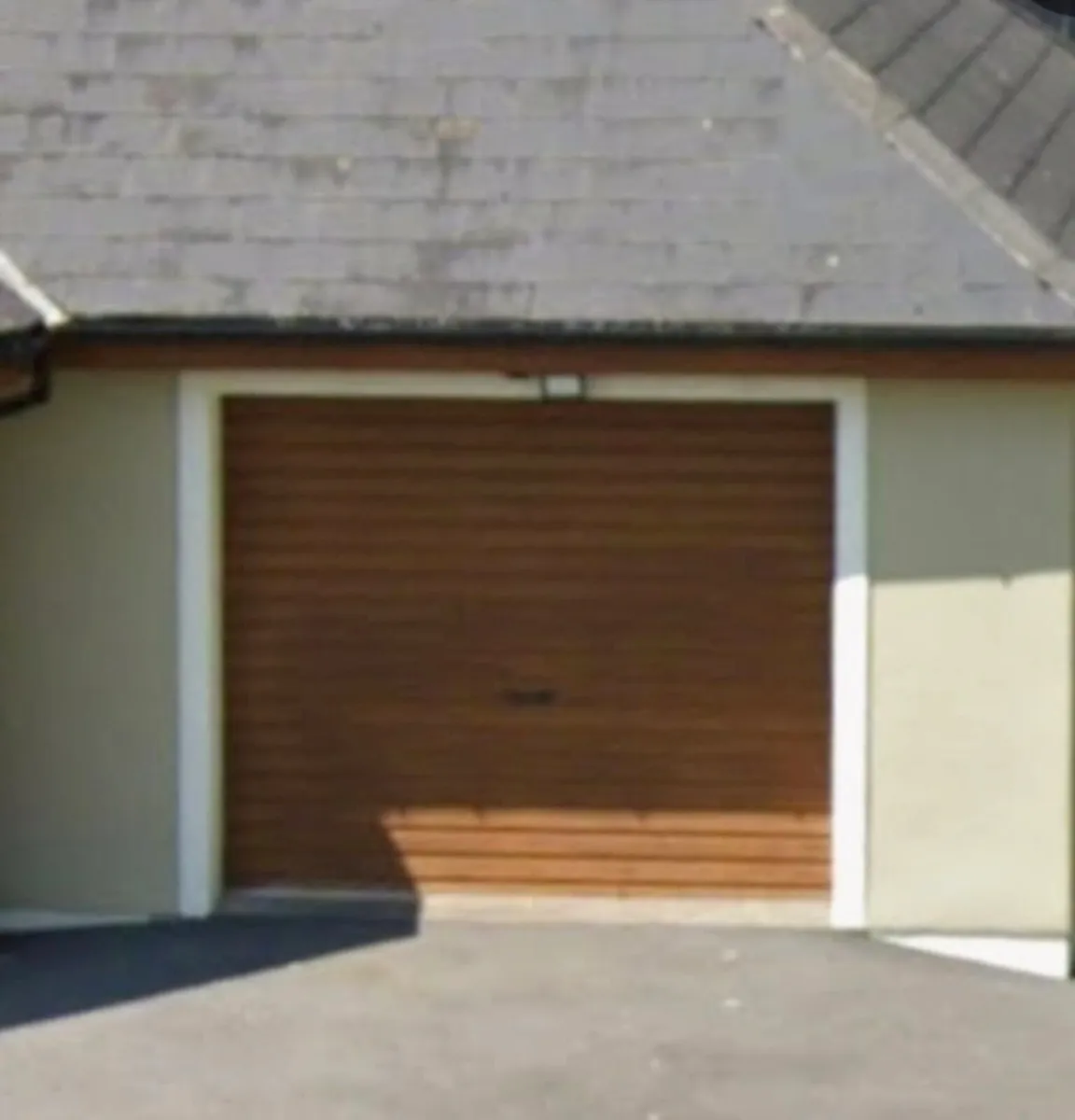Garage roller door - Image 1