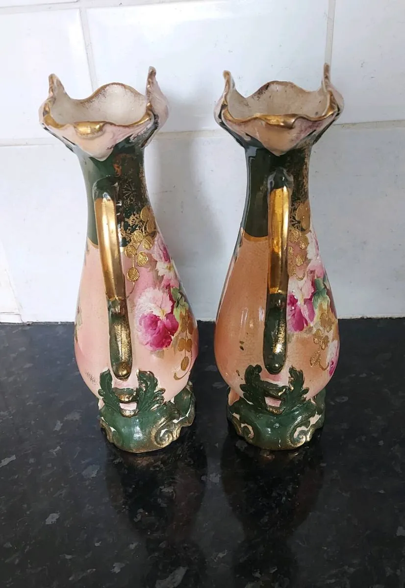 Beautiful pair of antique mantel vases - Image 4