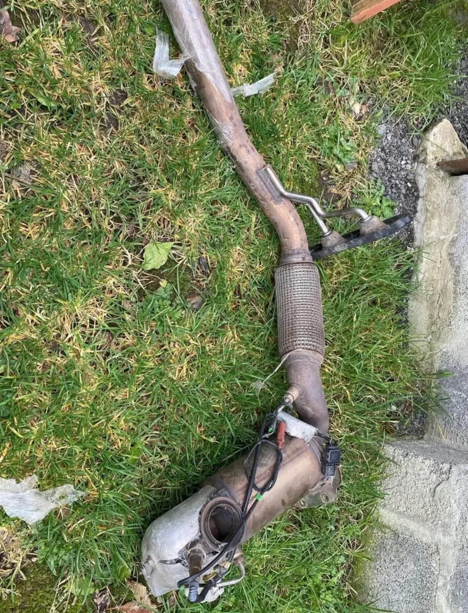 VW Passat B7 Catalytic Converter - Image 2