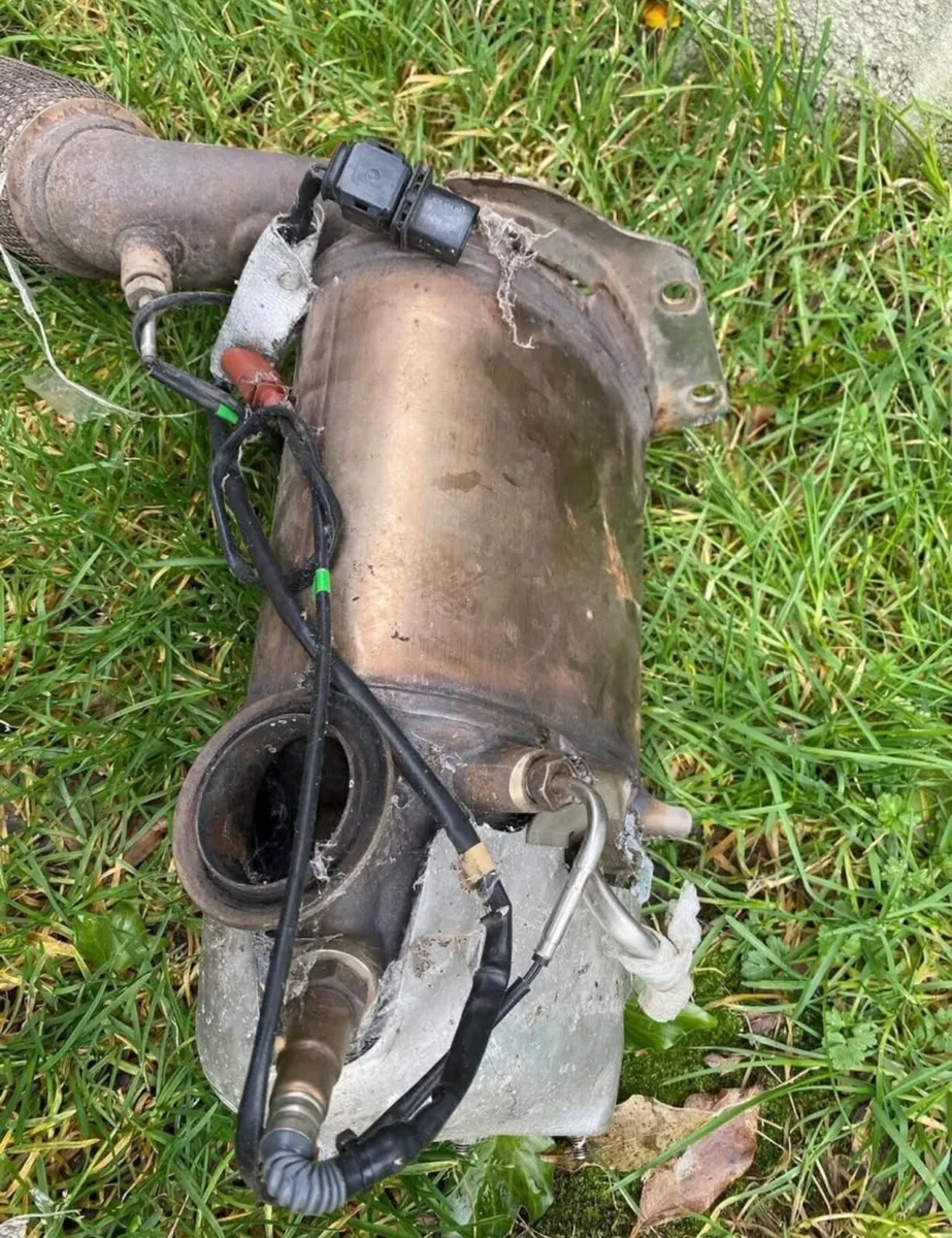 VW Passat B7 Catalytic Converter - Image 3