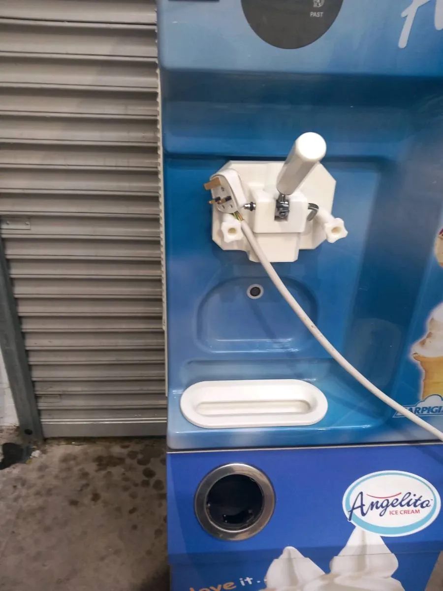 Carpigiani. Whipped ice cream machine. - Image 4