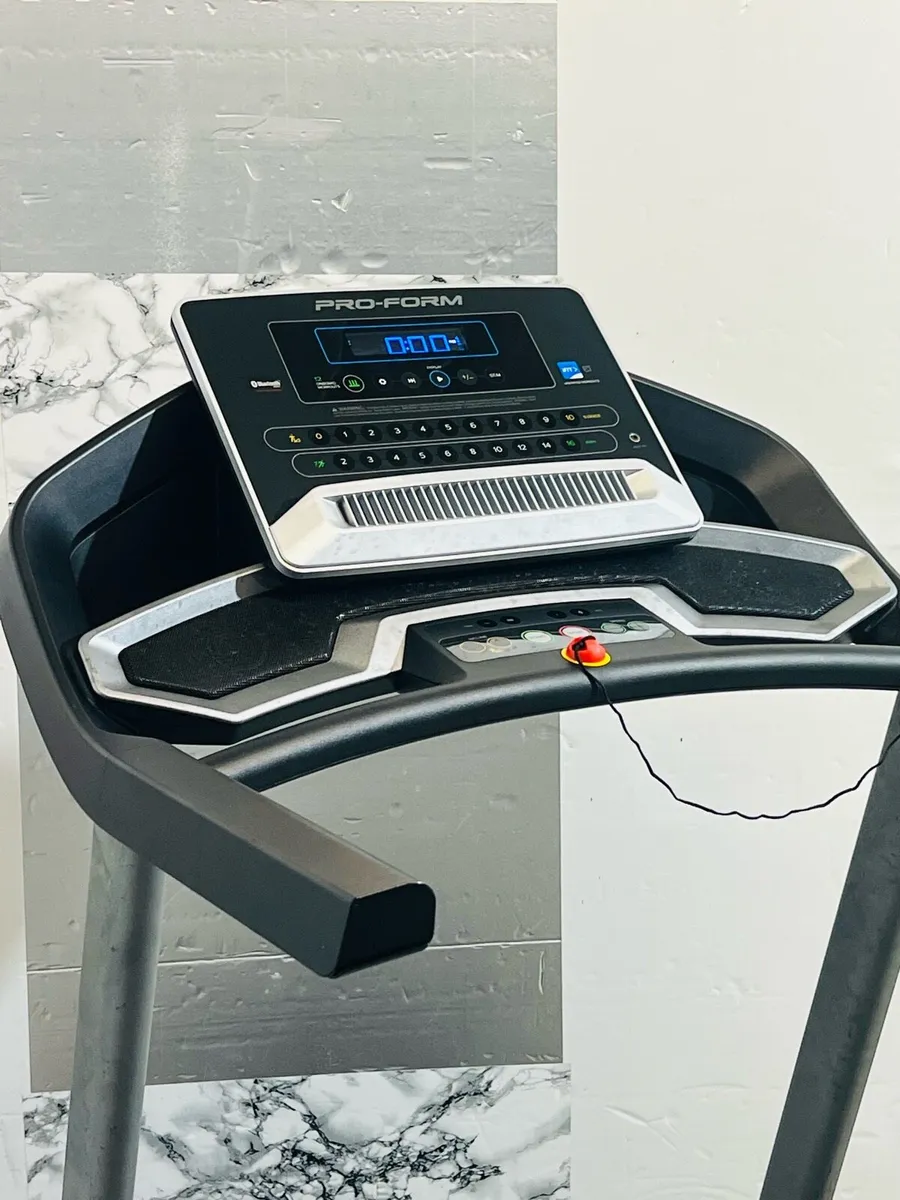 LARGE 135KG RATED TREADMILL - Image 1