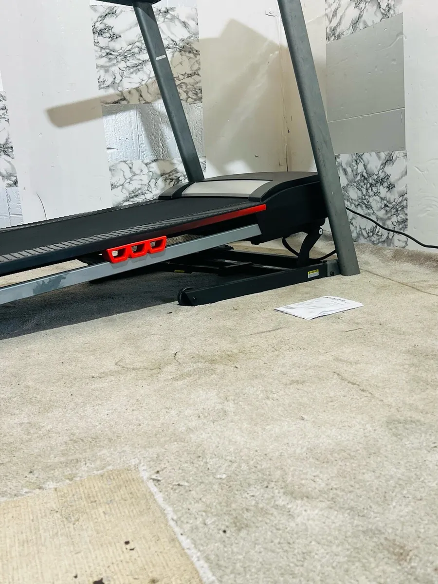 LARGE 135KG RATED TREADMILL - Image 2