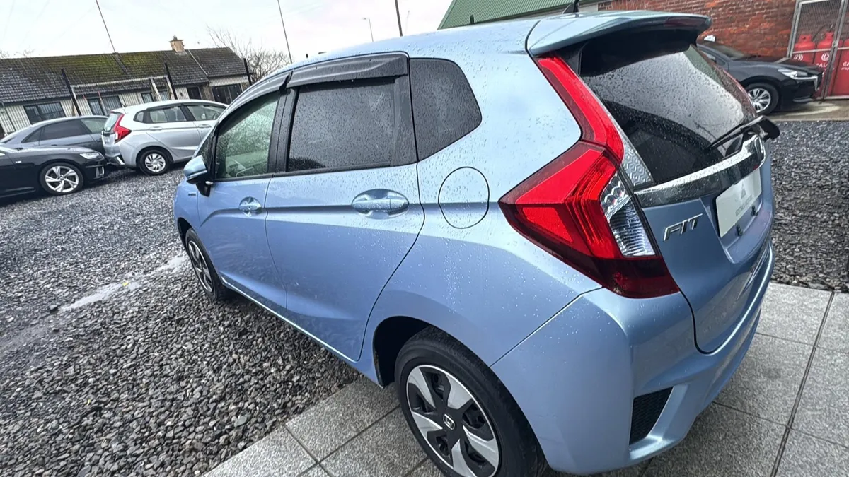 Honda Fit Hybrid - Image 3