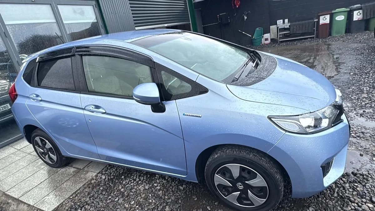 Honda Fit Hybrid - Image 4