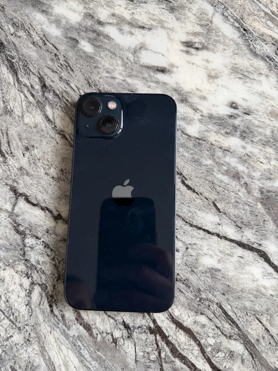 iPhone 13 - Image 2