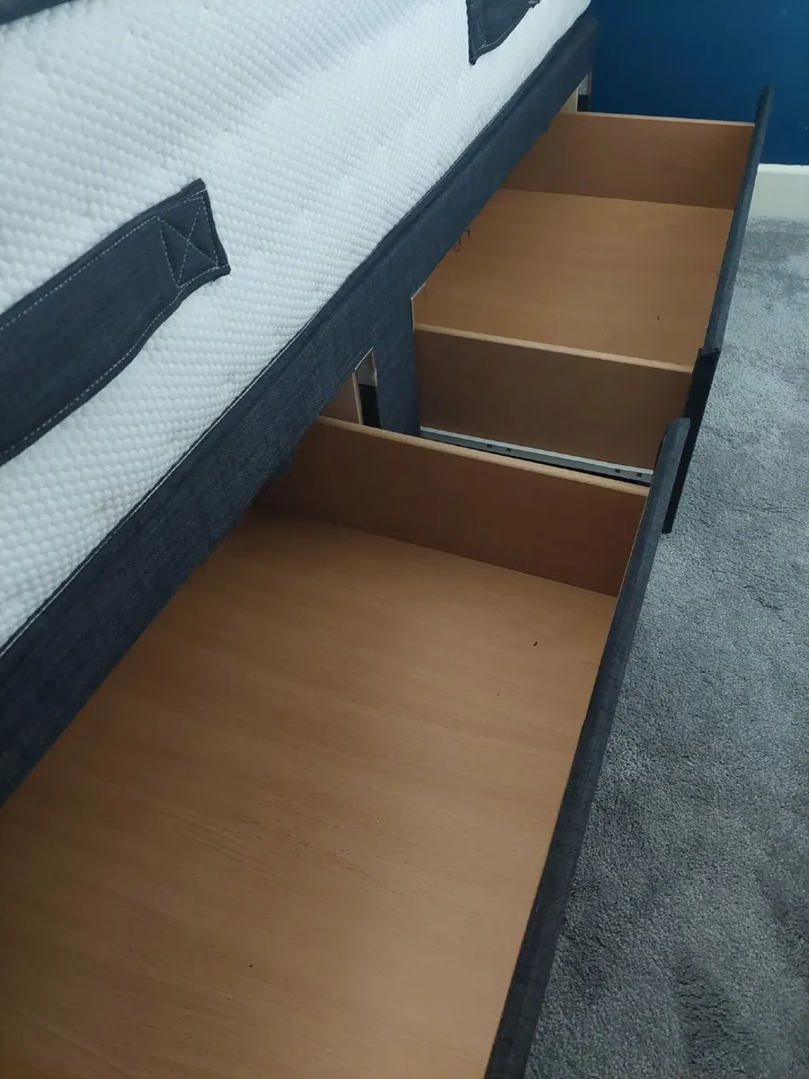 Single Divan bed with headband and mattress - Image 4