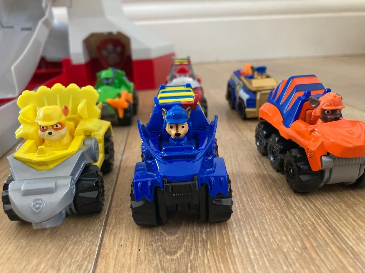 Paw Patrol Lookout Tower and Characters - Image 2