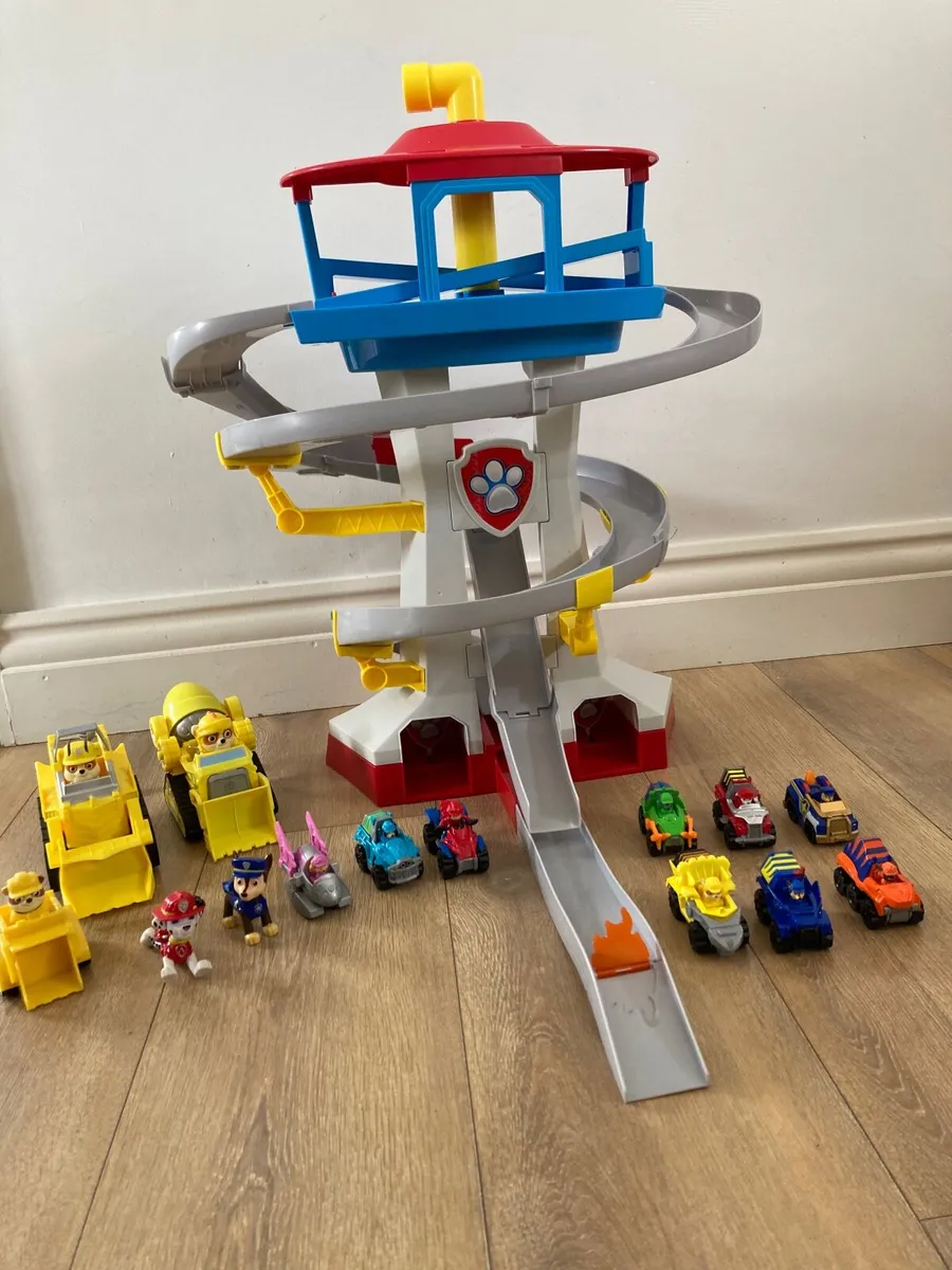 Paw Patrol Lookout Tower and Characters - Image 3