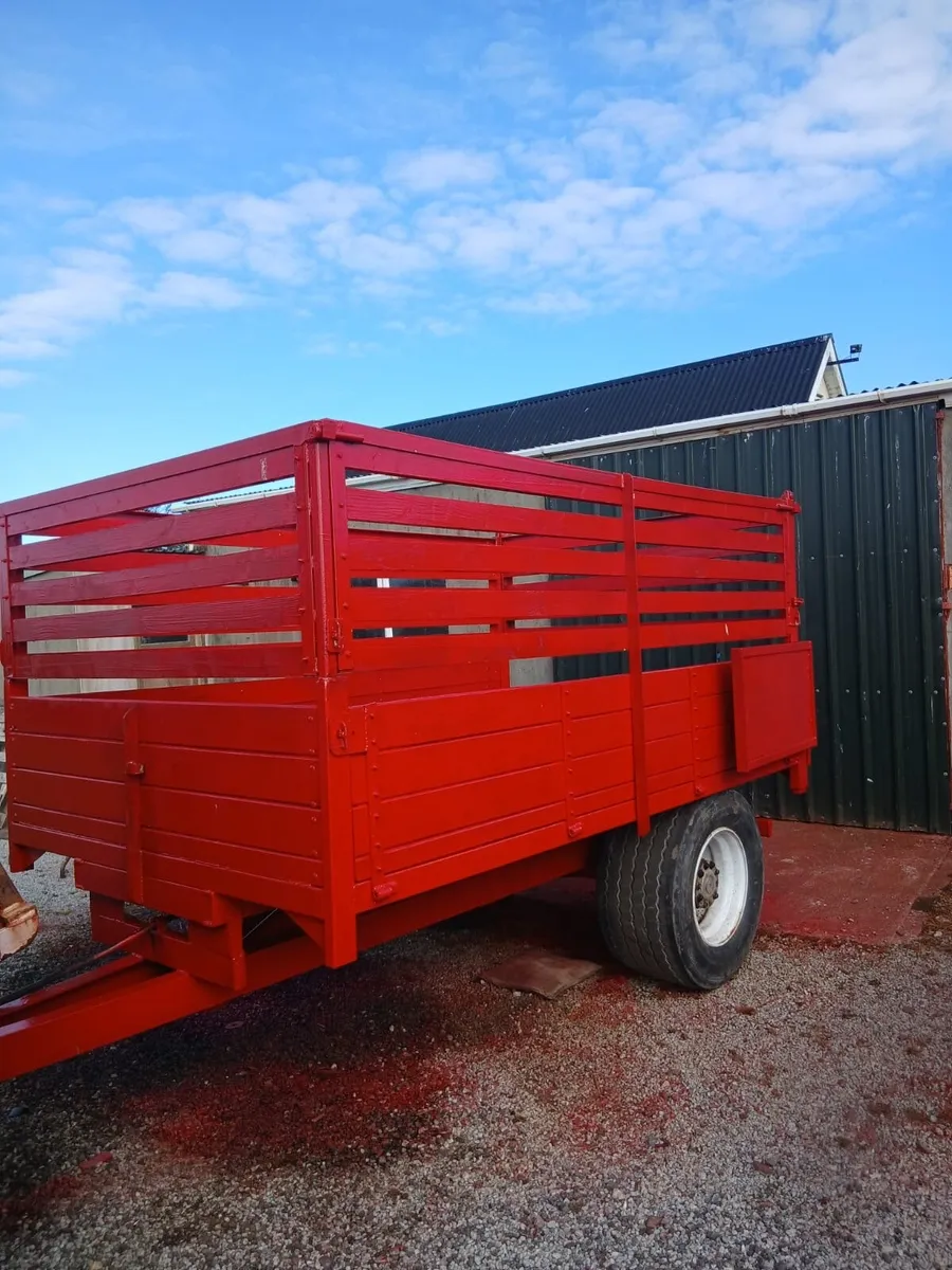 Trailer - Image 1