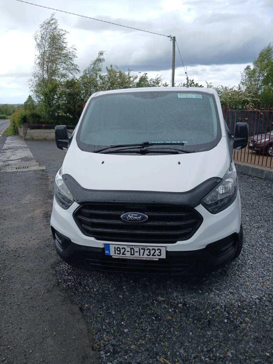 Ford Transit Custom 2019 low mileage van - Image 3