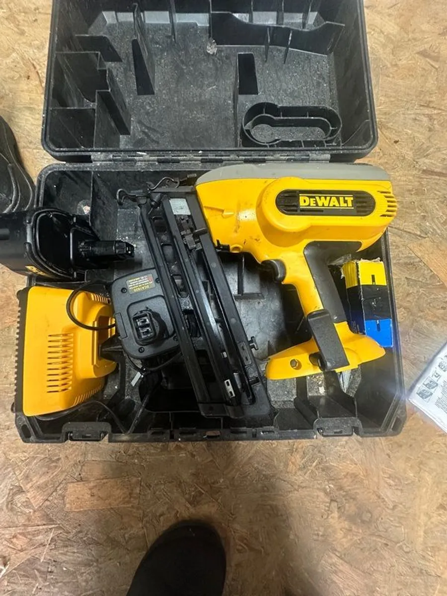 Dewalt 2nd Fix Nail Gun - Image 1