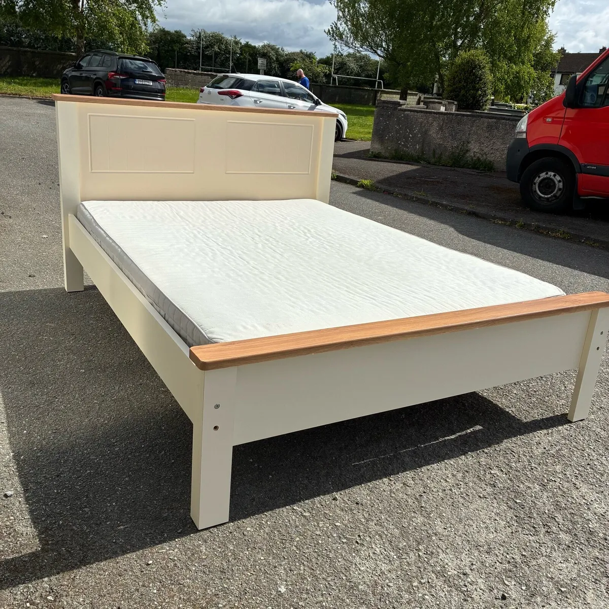 5ft King Solid Bed & ikea Mattress - Image 2
