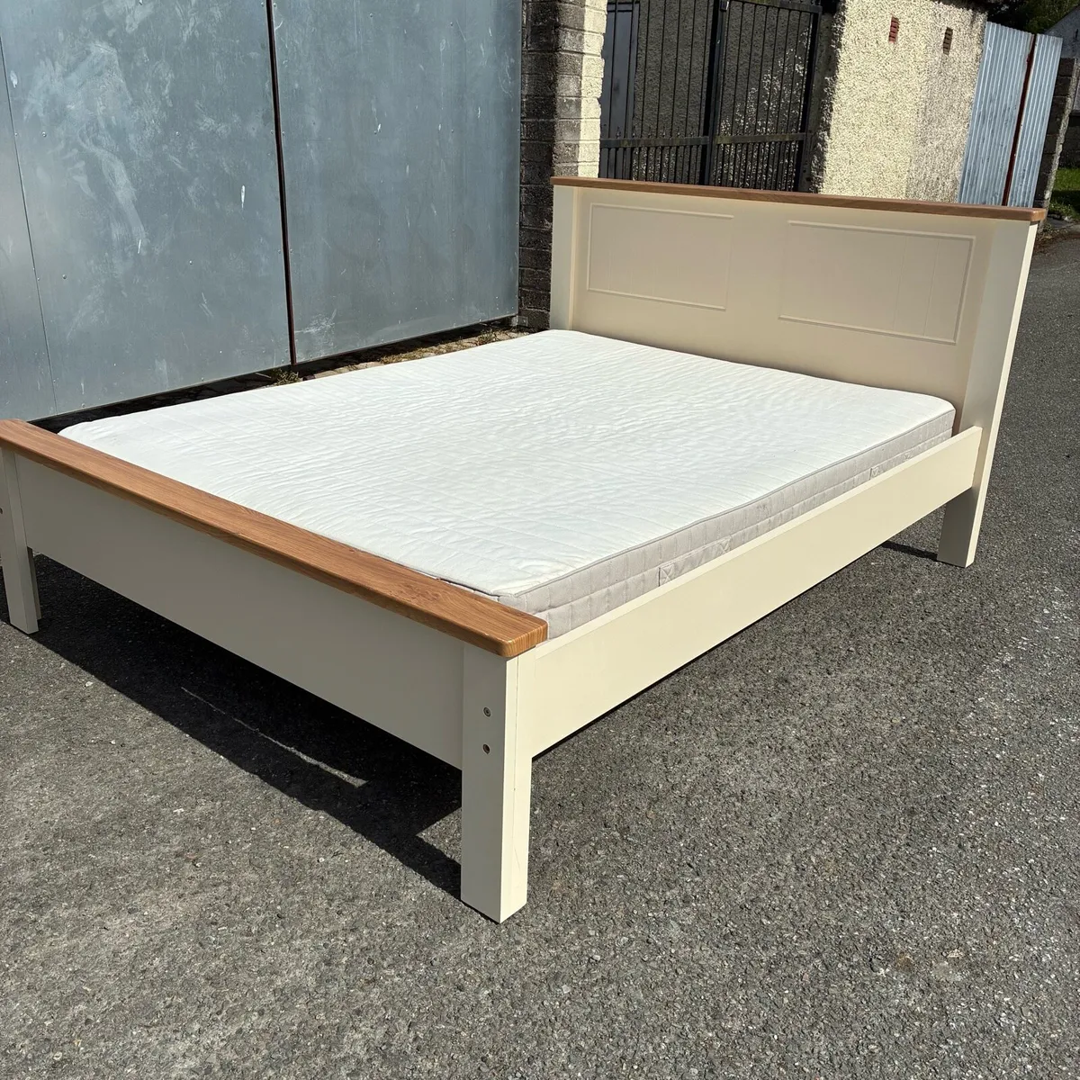 5ft King Solid Bed & ikea Mattress - Image 3