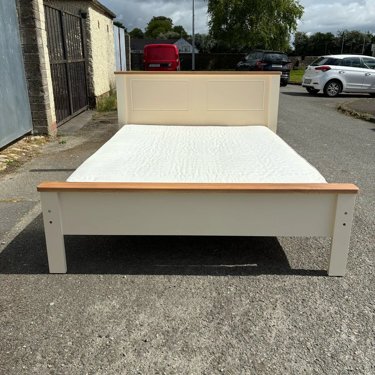5ft King Solid Bed & ikea Mattress - Image 1