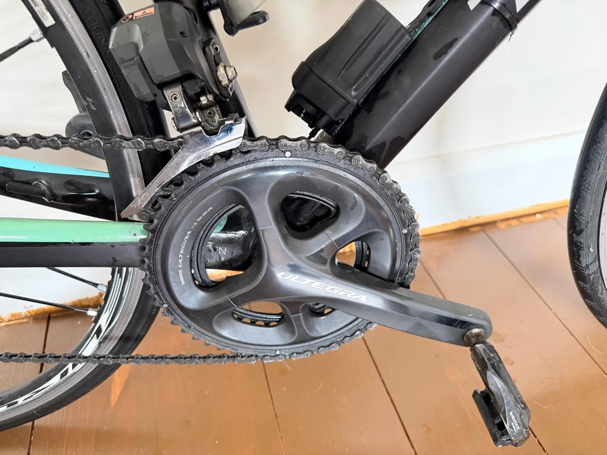 Trek Domane 5 56CM - Image 4