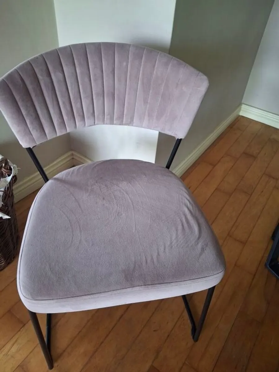 Dining table and chairs - Image 4