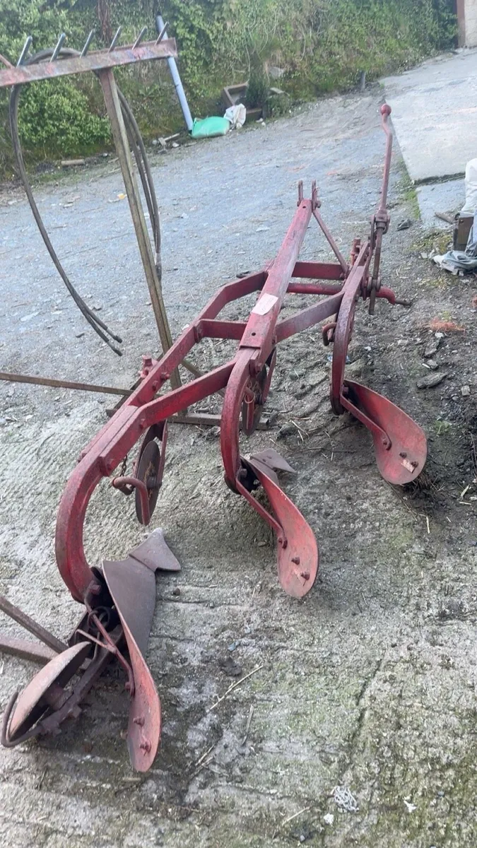 3 ferrow Massey Ferguson ploug - Image 2