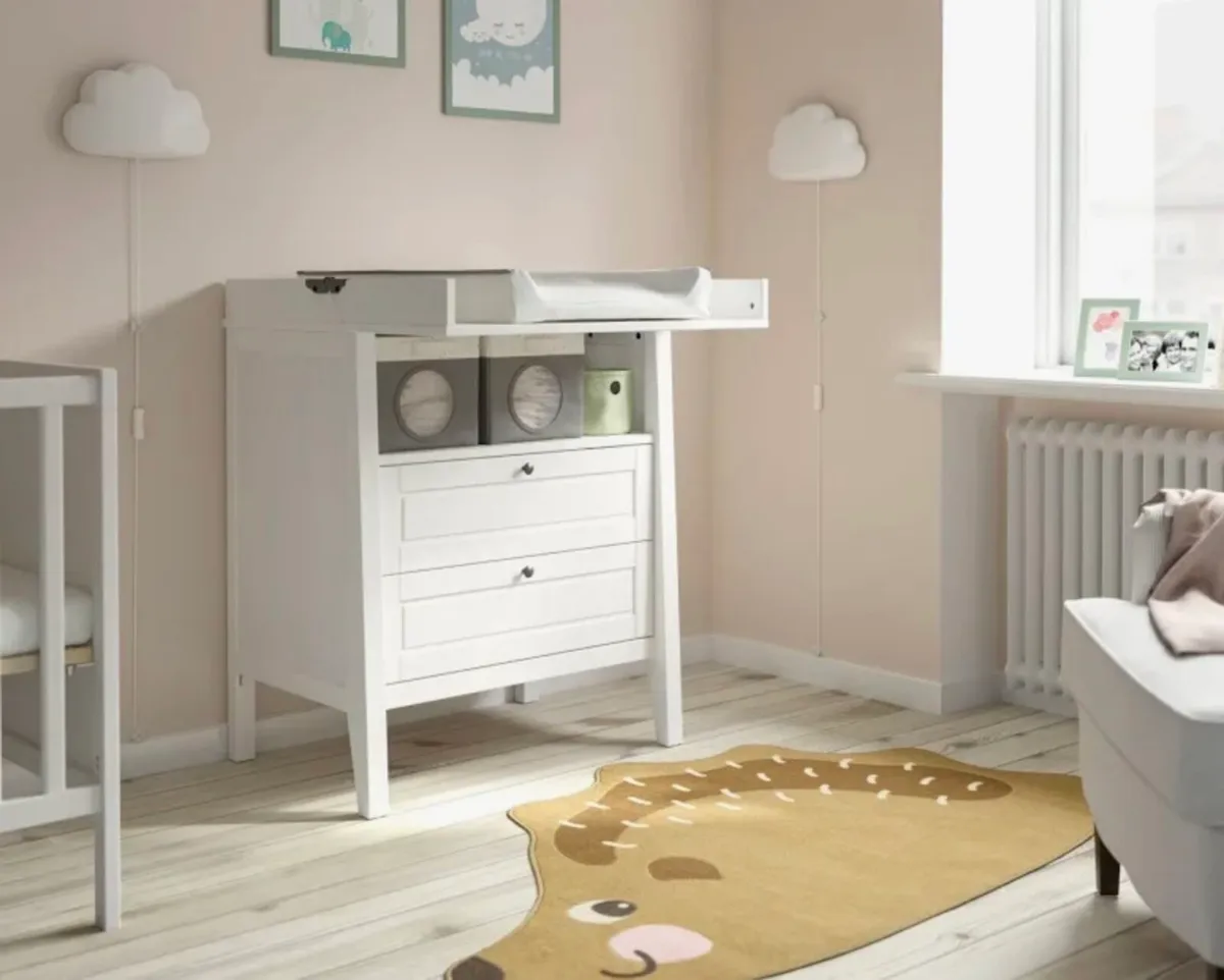 Changing table - Image 1