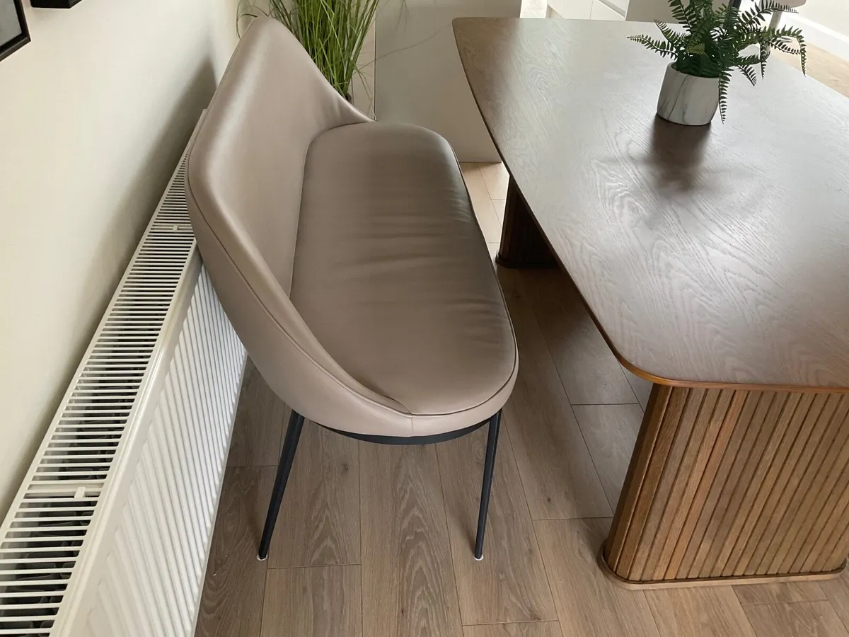 Dining Table and 2 Benches - Image 3