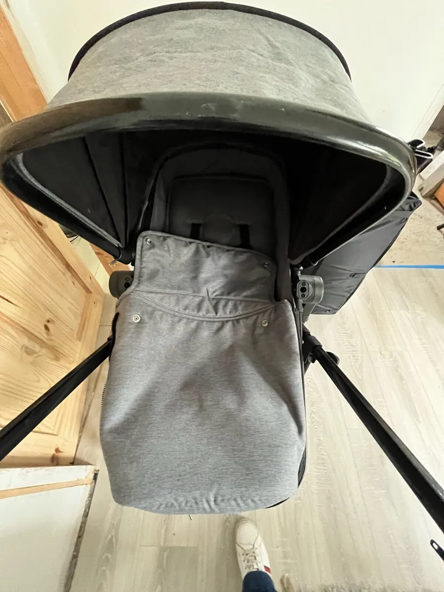 Baby’s 3 in 1  buggie - Image 2