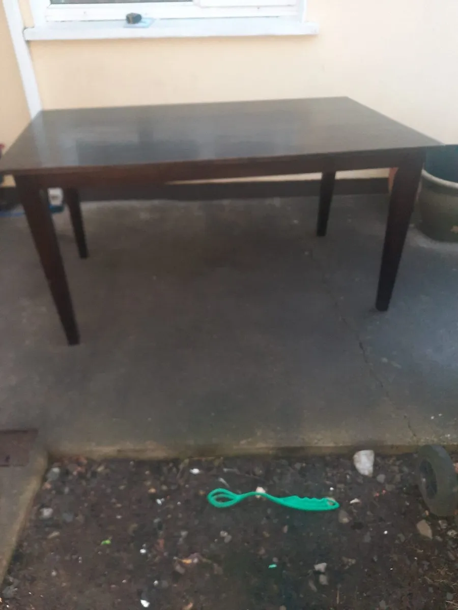 Kitchen table - Image 1