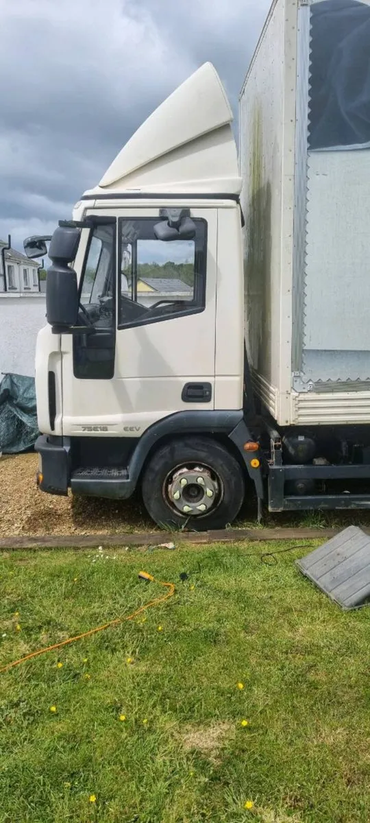 Recovery Truck,Iveco Cab chassis - Image 1