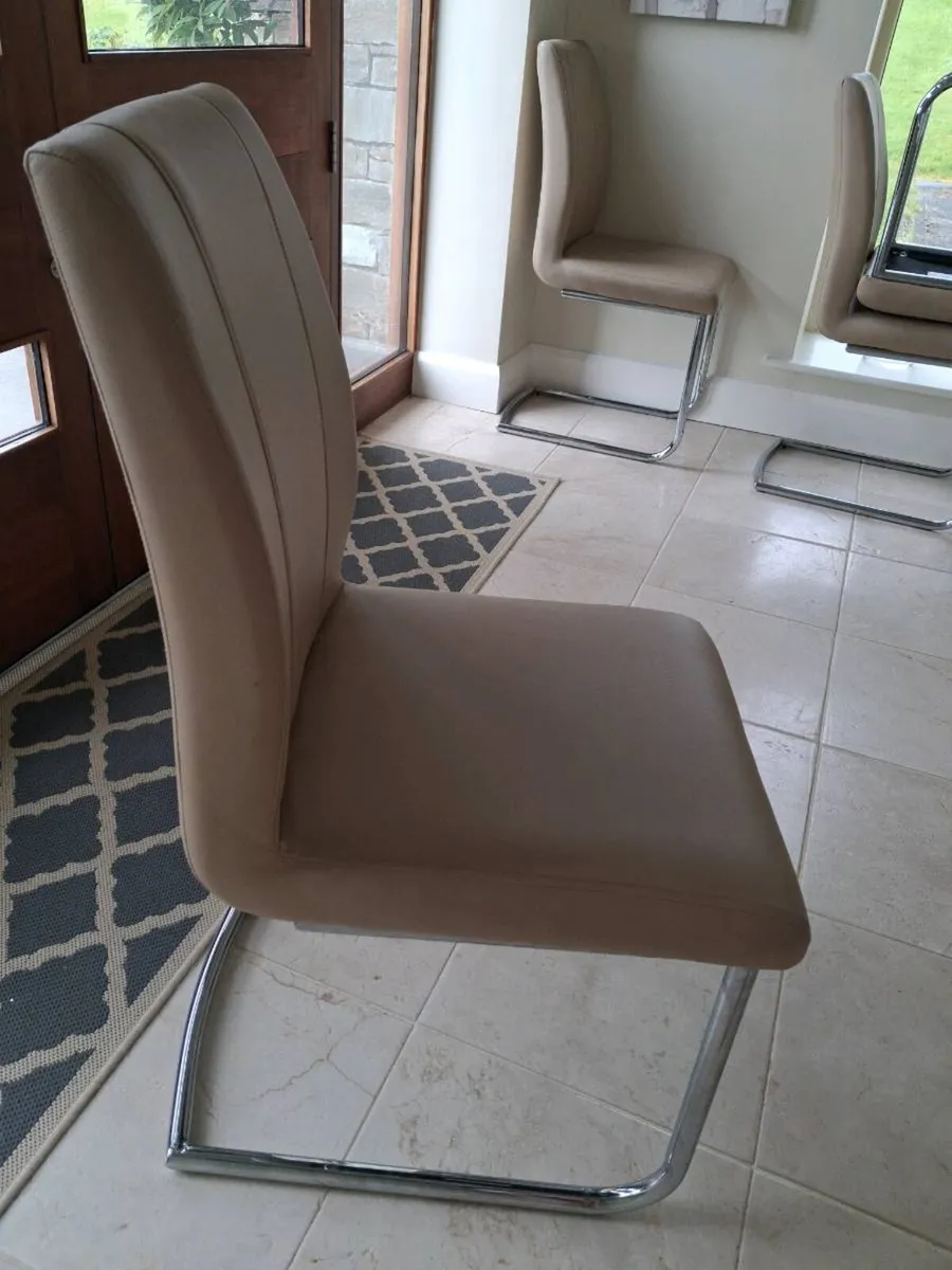 4 dining room chairs - Image 2