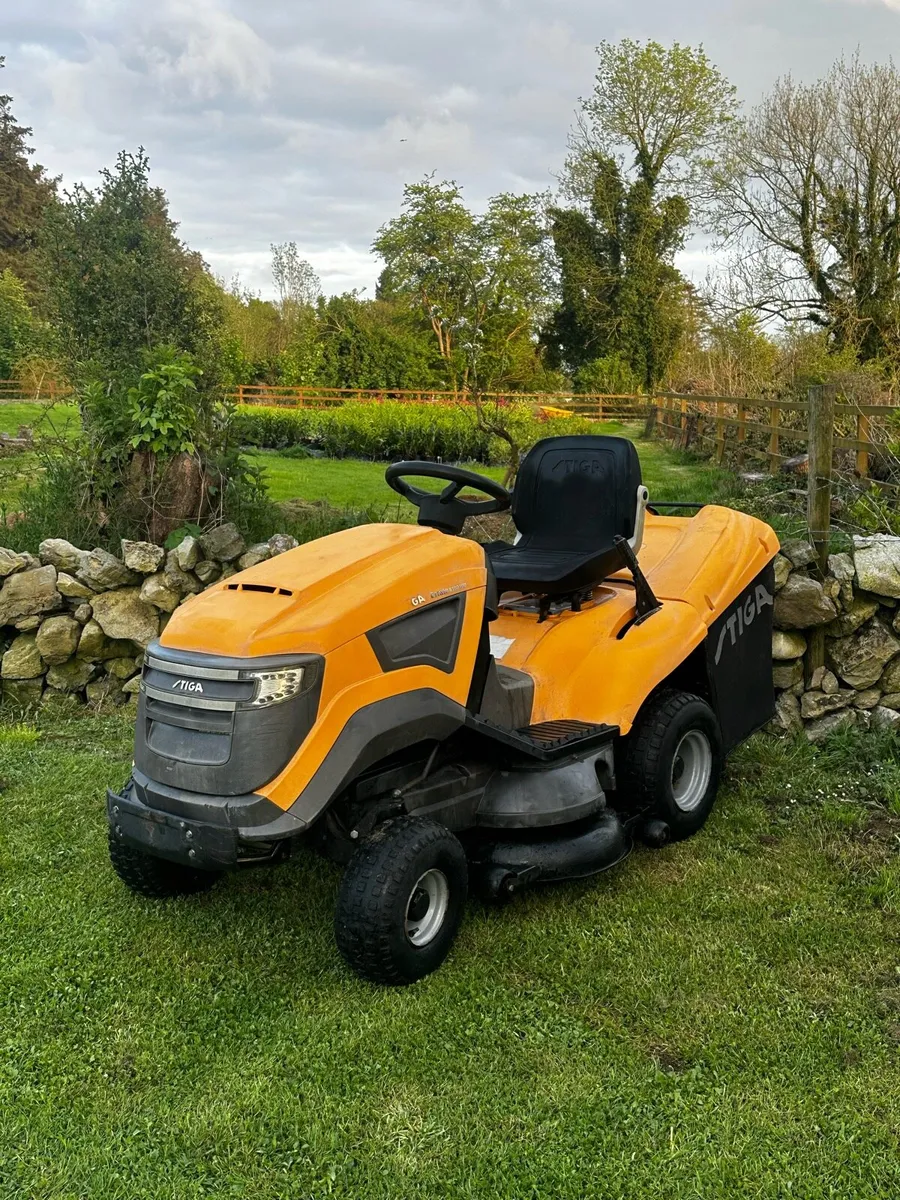 Stiga ride on Mower 22hp - Image 1
